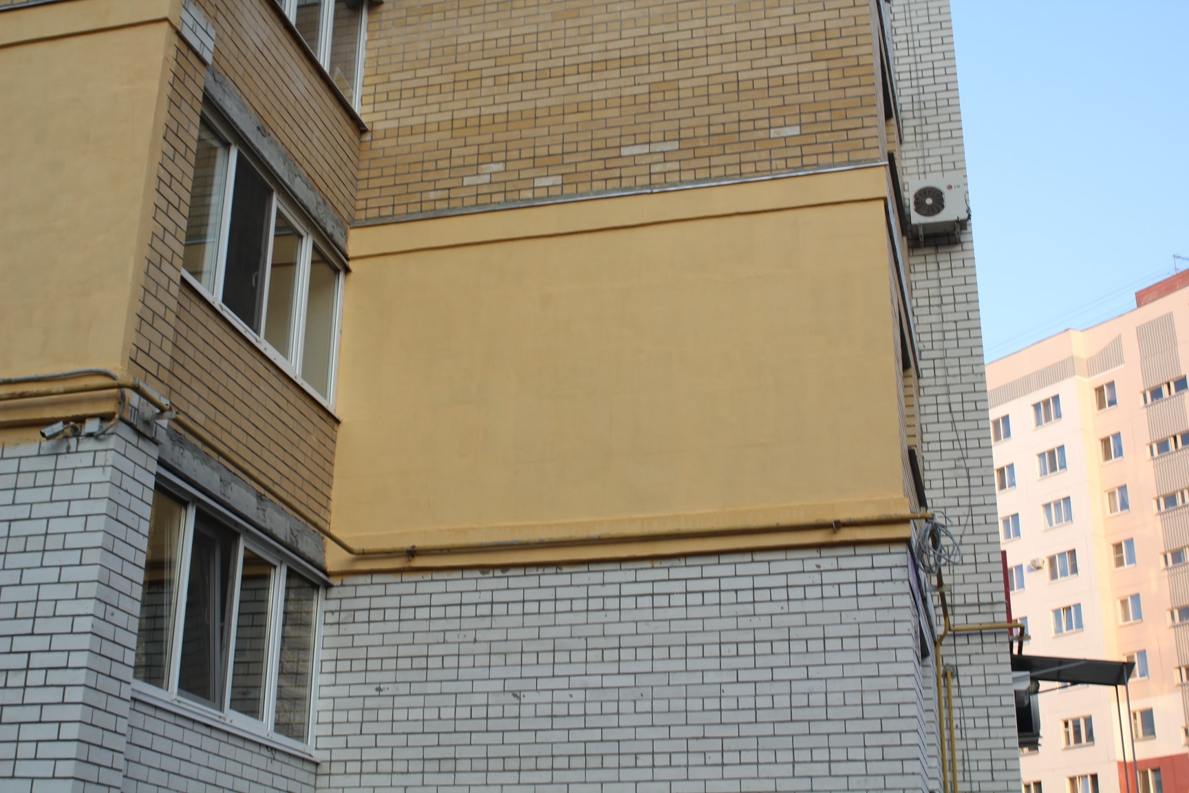 Улица Романа Брянского, 15